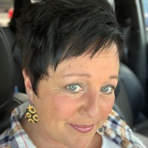 Meet your Posher, Dee